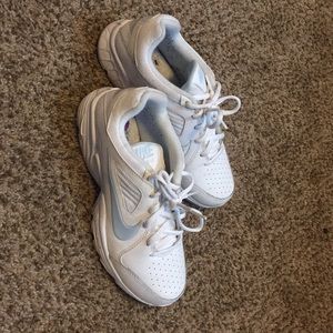 Nike women’s shoes 6.5